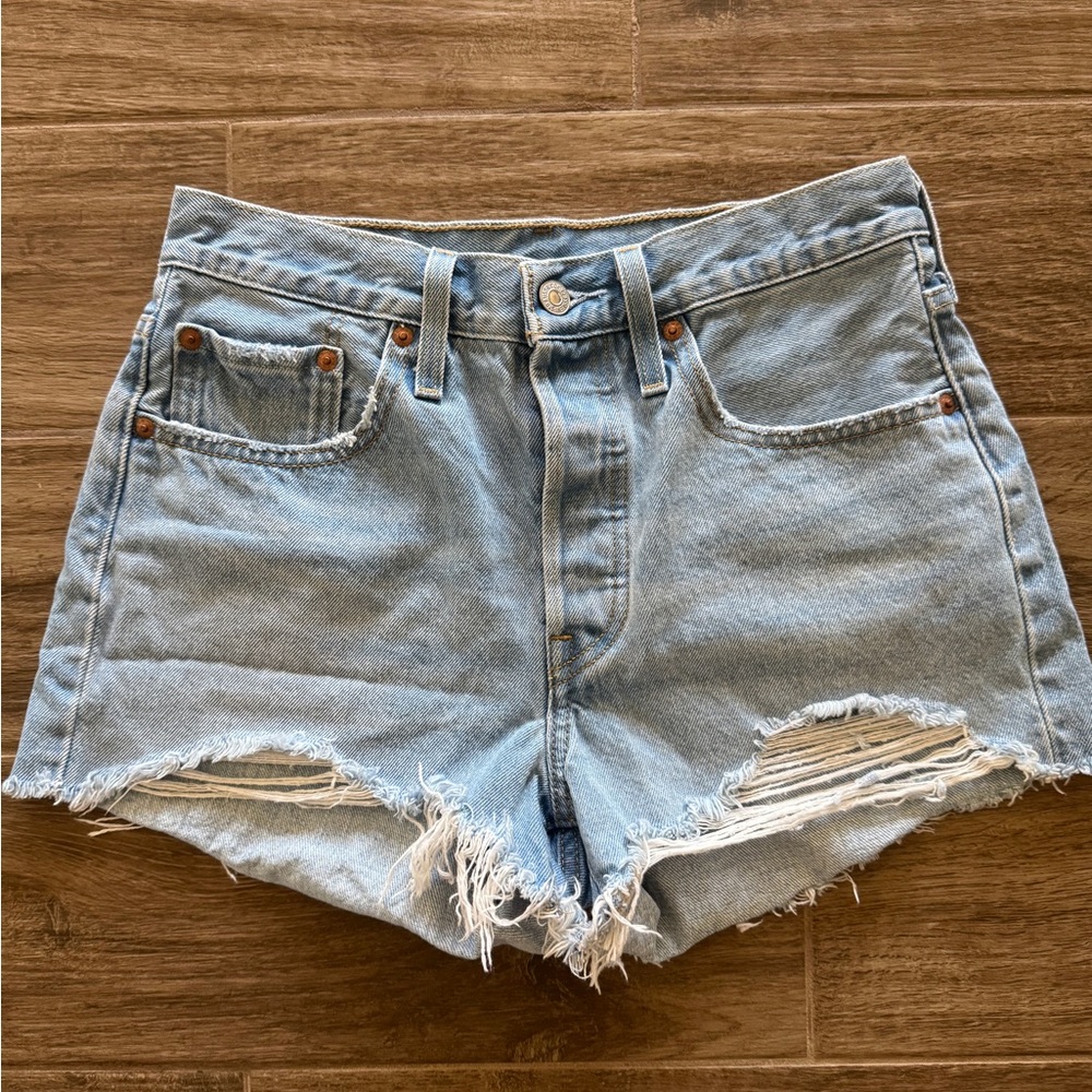 Light Wash Daisy Duke Levi Shorts - Picture 2 of 4